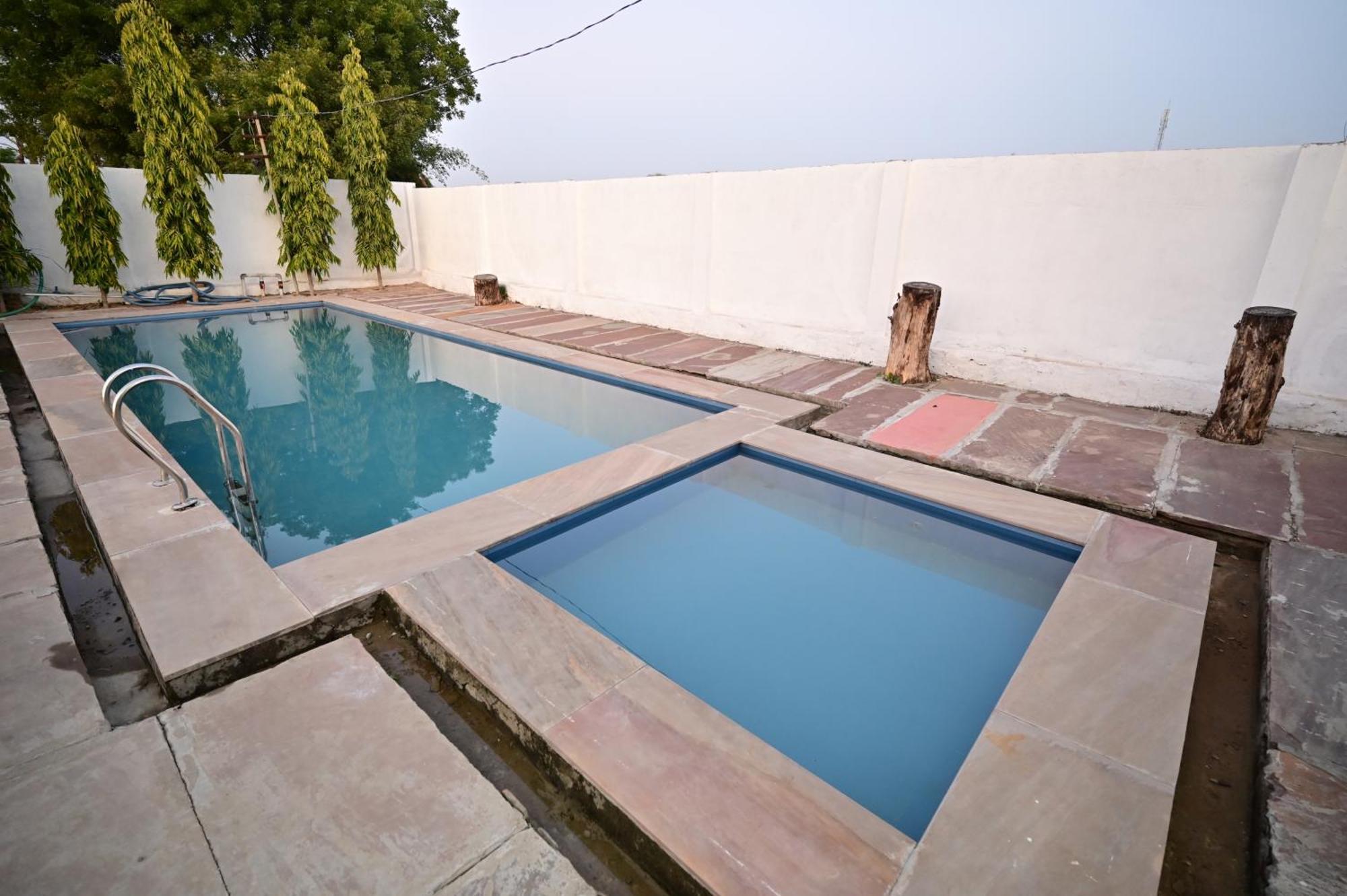 The Castle Crown - Hem Vilas Resort Ranthambhore ساواي مادهوبور المظهر الخارجي الصورة