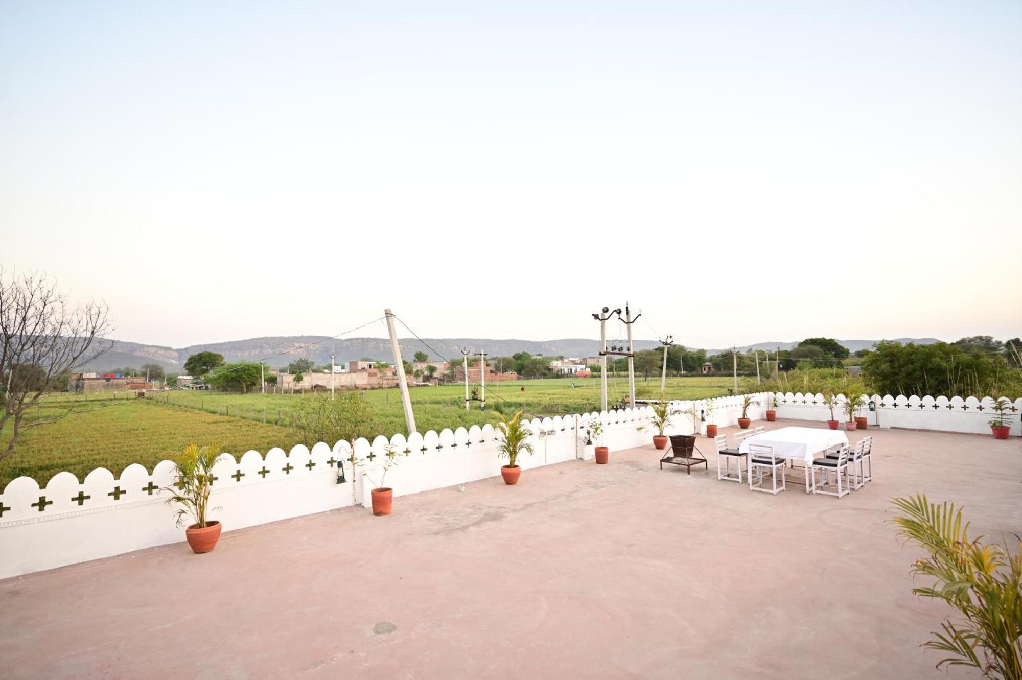 The Castle Crown - Hem Vilas Resort Ranthambhore ساواي مادهوبور المظهر الخارجي الصورة