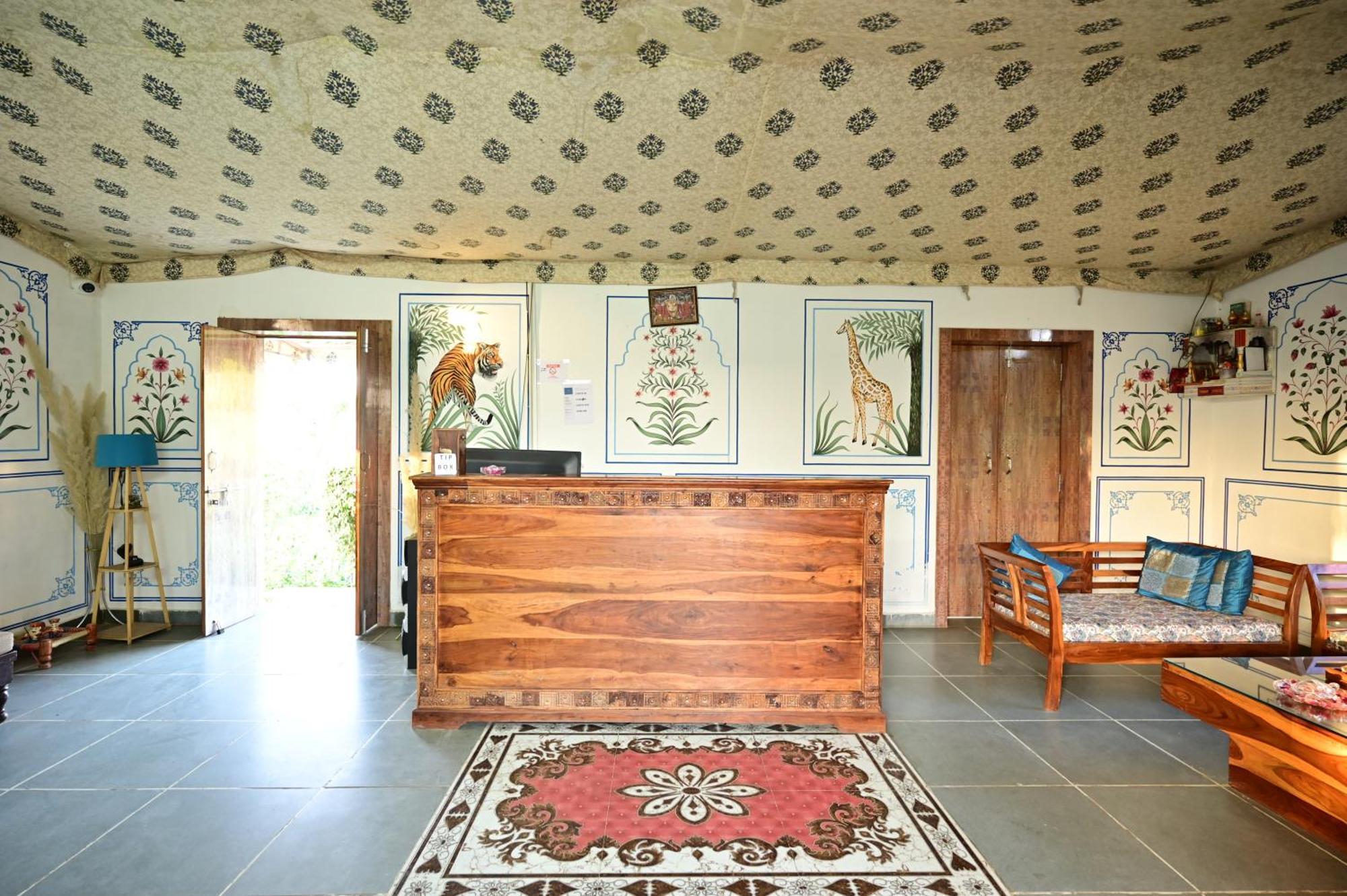 The Castle Crown - Hem Vilas Resort Ranthambhore ساواي مادهوبور المظهر الخارجي الصورة