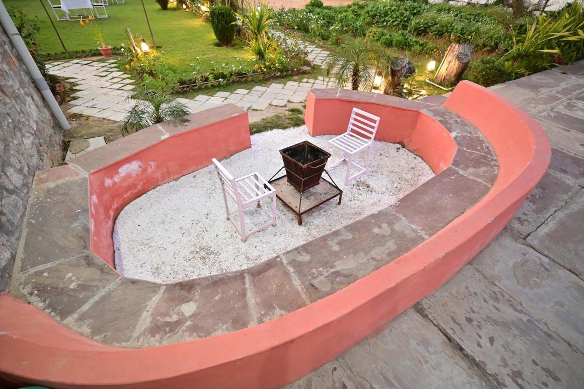 The Castle Crown - Hem Vilas Resort Ranthambhore ساواي مادهوبور المظهر الخارجي الصورة